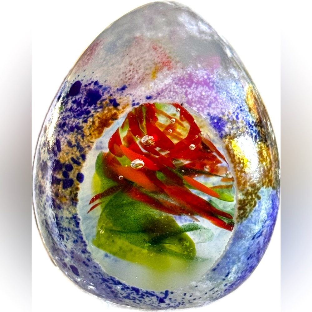 Late TOM STANTON Blown Glass Egg Paperweight/Easter Decor Collectible 2.5” Excel